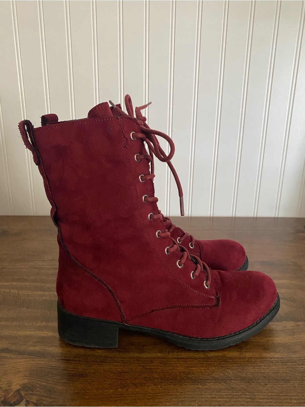 Rouge Helium - Burgundy Lace-Up Suede High Ankle Boots - size: 8 (women’s)